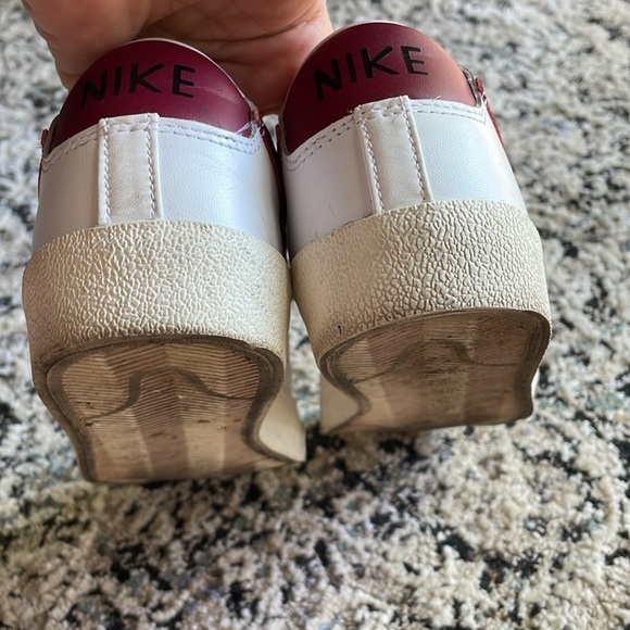 Nike Blazers low 77 White Team Red size 10 UK 7.5 EU 42 - Picture 7 of 7